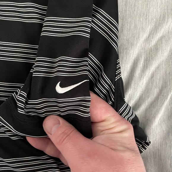 3 for $20 Nike black and white golf shirt - Picture 2 of 5
